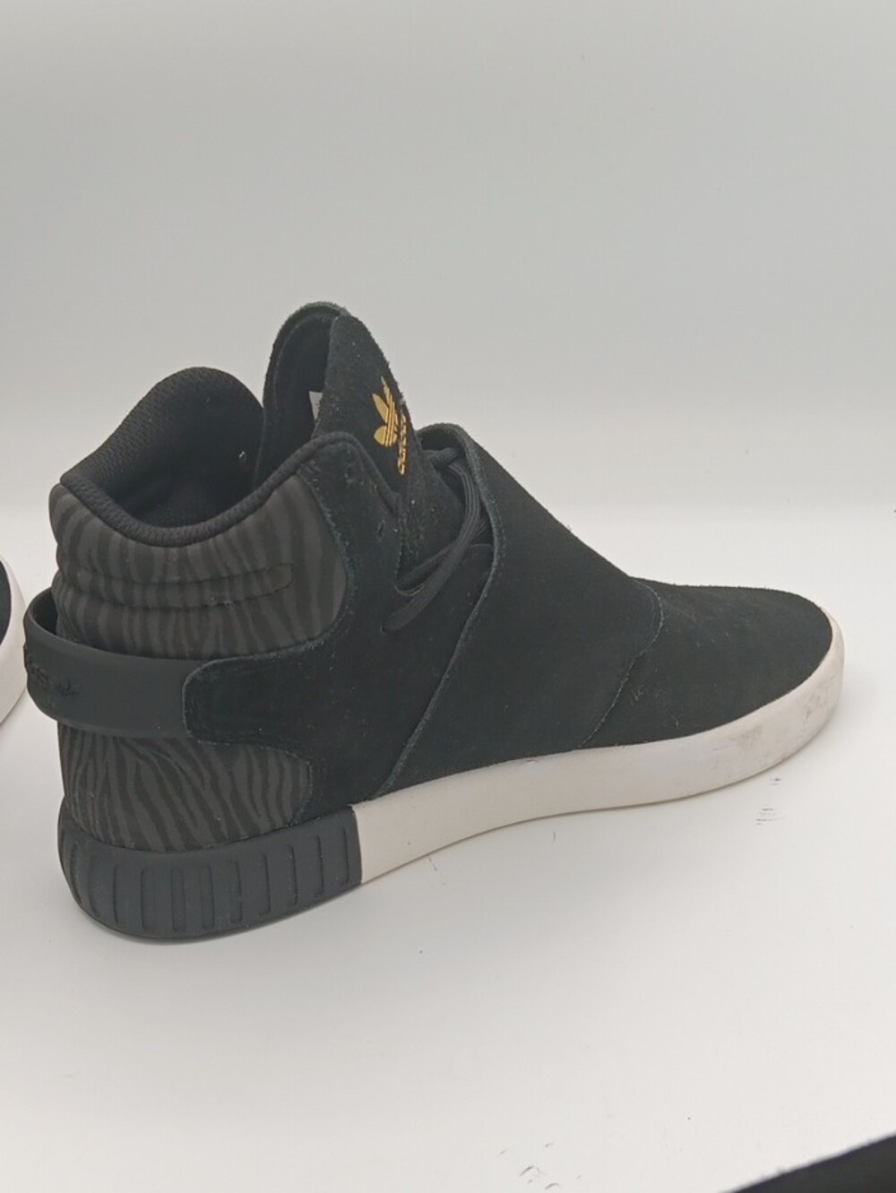 adidas Black Suede Mid-Top Sneakers with Gold Trefoil. Size 7 - Picture 9 of 12